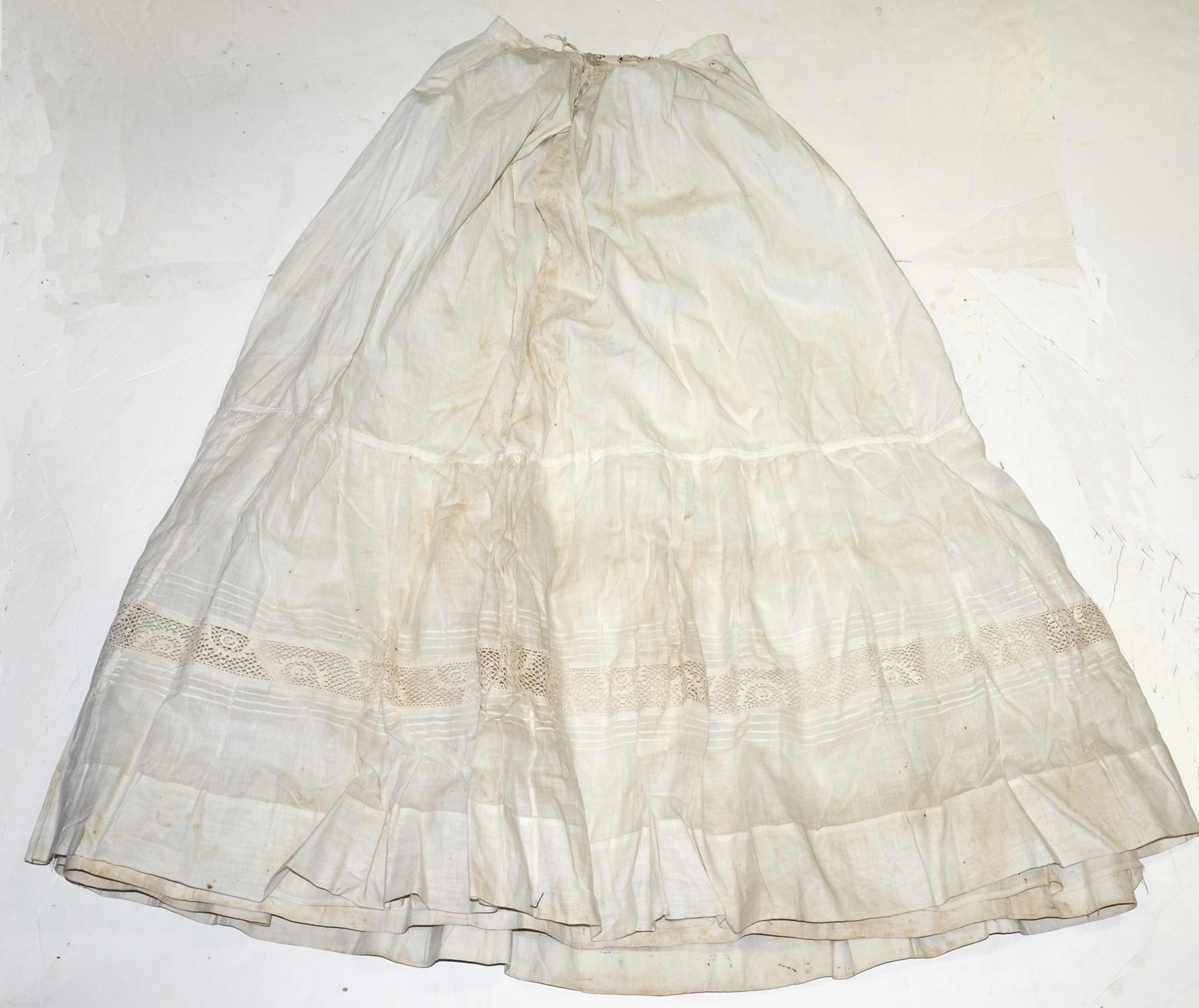 WOMEN’S WHITE COTTON DRAWERS C. 1855-1860, WITH C1870S COTTON PETTICOAT ...