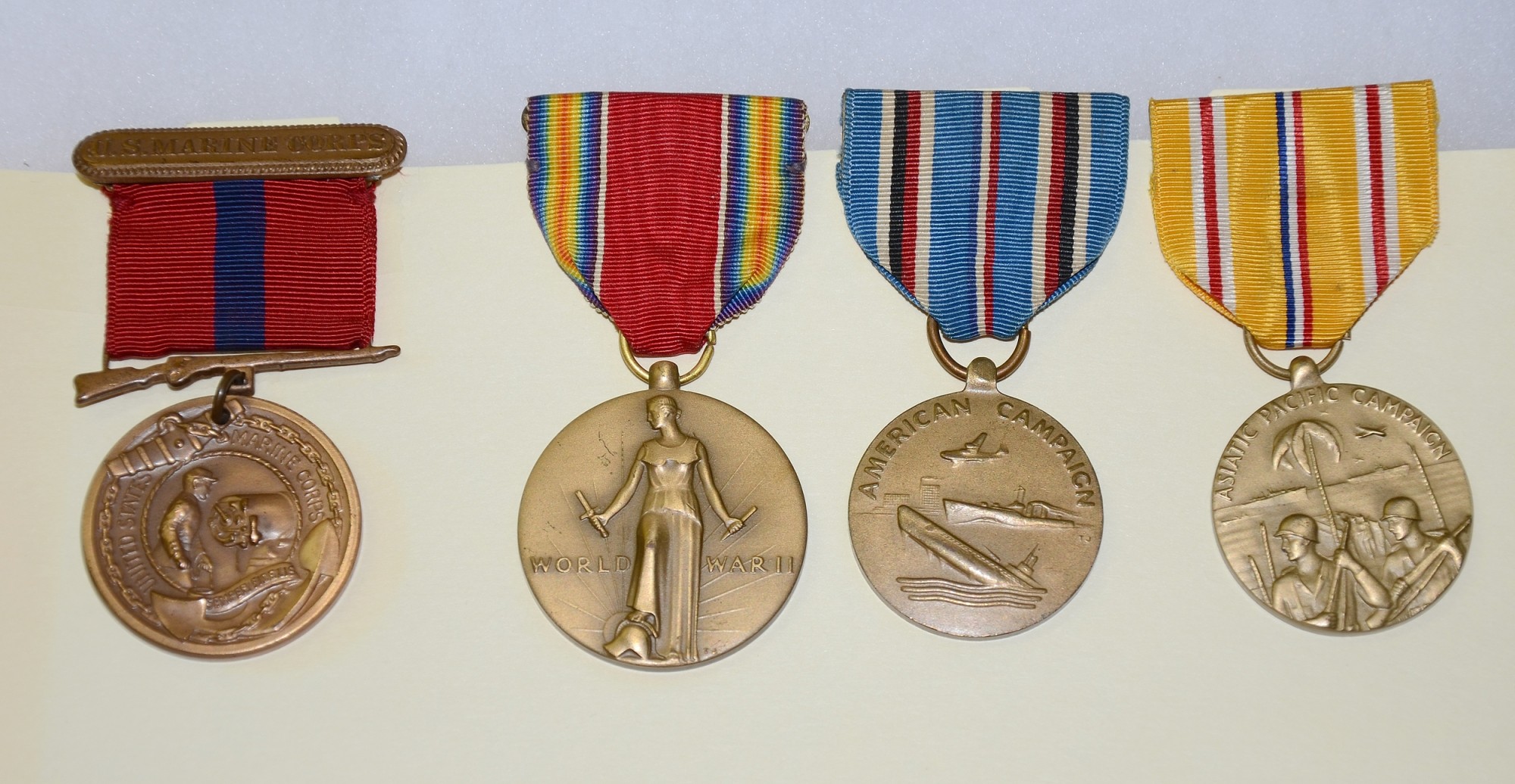 MEDALS AND DOG TAG GROUP FOR IWO JIMA MARINE — Horse Soldier