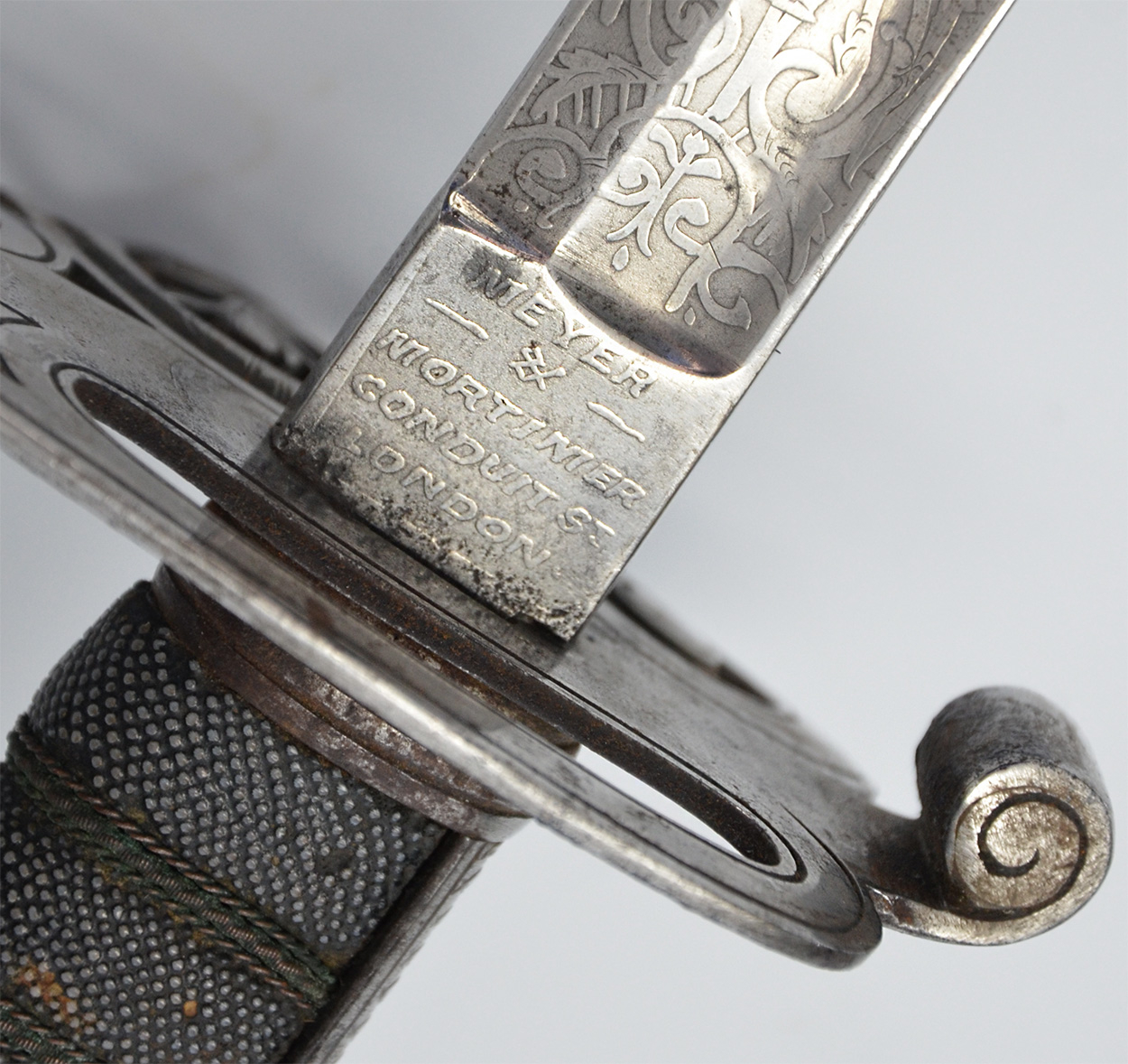 VICTORIAN ERA SWORD FOR THE 26TH CAMERONIAN SCOTTISH RIFLES — Horse Soldier