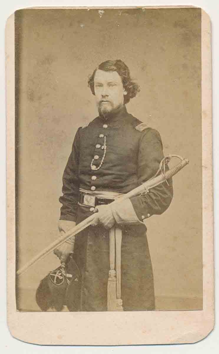 CDV OF A CAVALRY OFFICER BY GUTEKUNST OF PHILADELPHIA — Horse Soldier