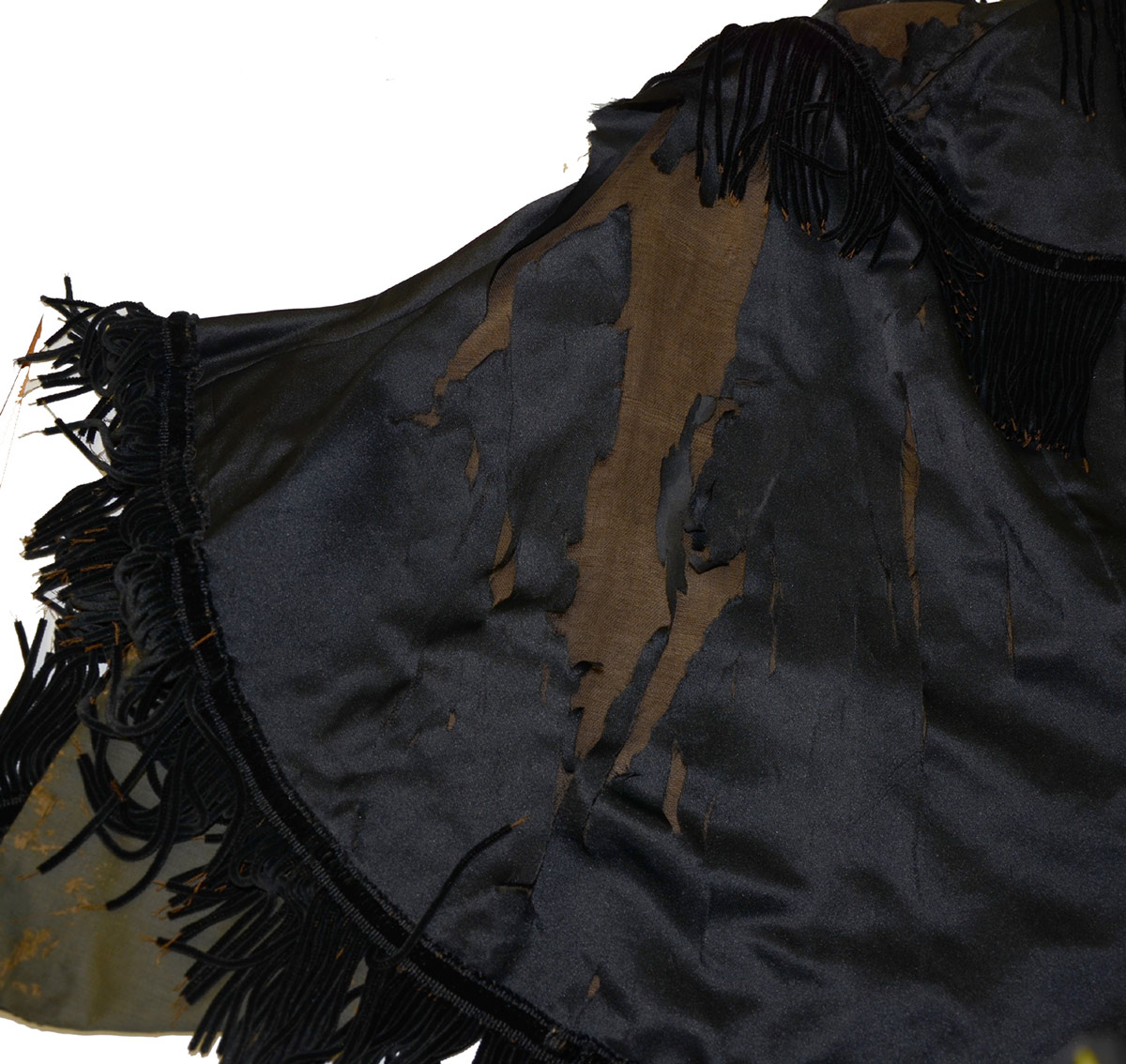 BLACK SILK SATIN MANTLE WITH CHENILLE FRINGE C.1865-1875 — Horse Soldier