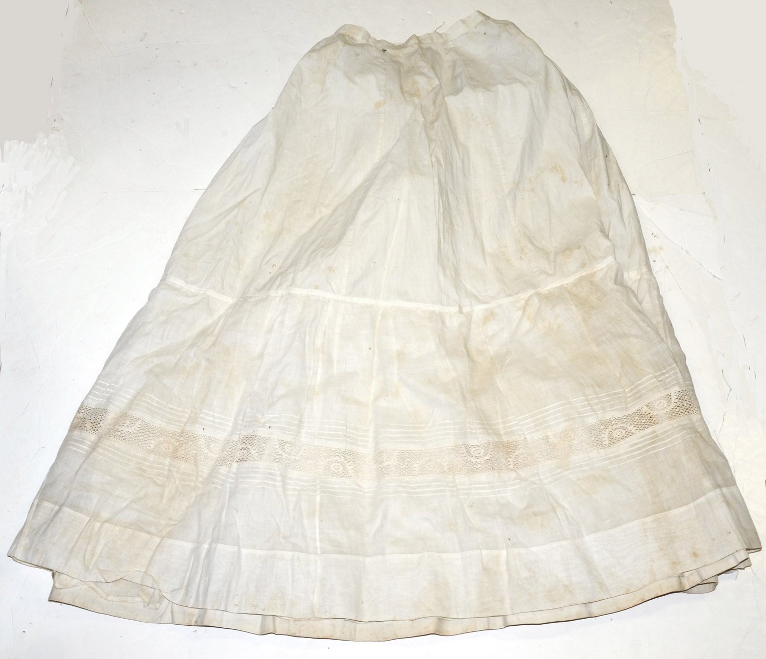 WOMEN’S WHITE COTTON DRAWERS C. 1855-1860, WITH C1870S COTTON PETTICOAT ...