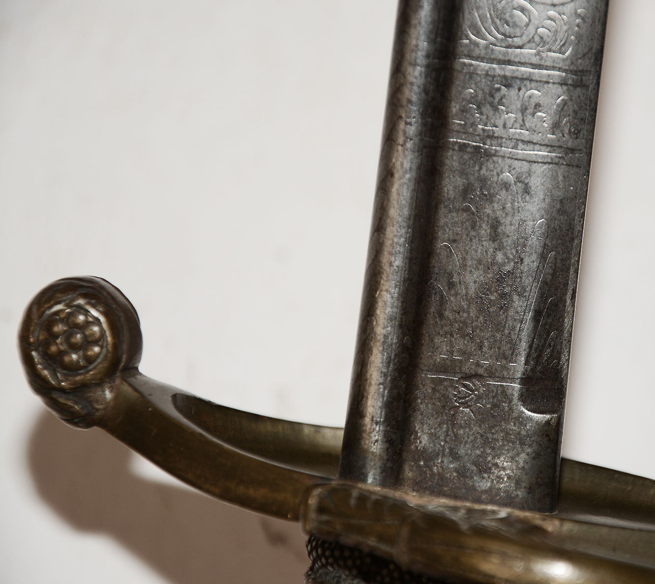 IMPORT NON-REGULATION FOOT OFFICER’S SWORD WITH UNUSUAL QUILL BACK ...