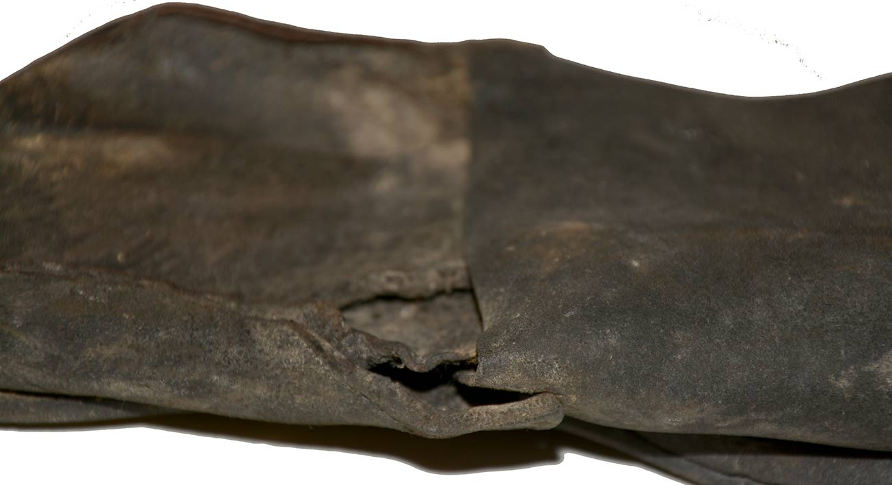 SCARCE CIVIL WAR ISSUE SHOE ALTERED TO CAMP/BARRACKS SHOE — Horse Soldier