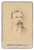 CABINET CARD – GEORGE W. [H?] PICKUP, 2ND NEW HAMPSHIRE INFANTRY; WIA AT GETTYSBURG