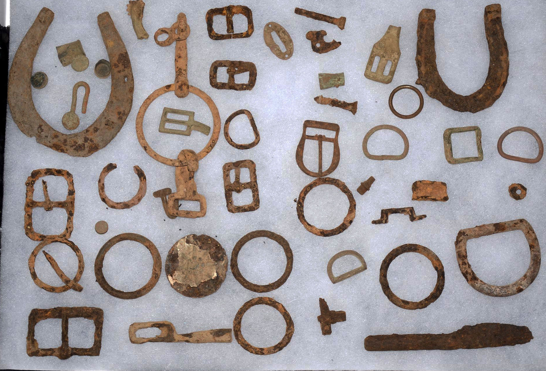 BOX OF RELICS FROM EAST CAVALRY FIELD GETTYSBURG-GEISELMAN COLLECTION