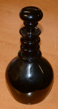 CIRCA 1830 GERMAN DARK AMBER 3 RING DECANTER